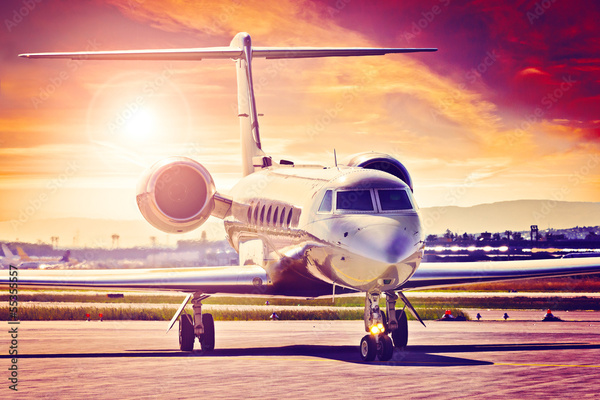 MK Partnair - Provided of air charter solutions since 2021

Private jet and business jet
how long does a private jet last?

Corporate jet parked on the tarmarc with sunset