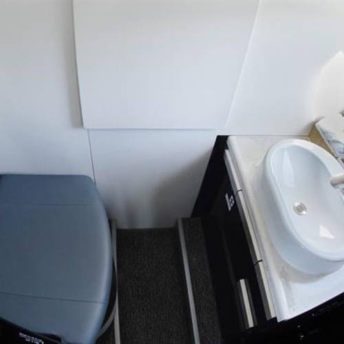 MK Partnair Fleet Private Jet Phenom 300 toilette