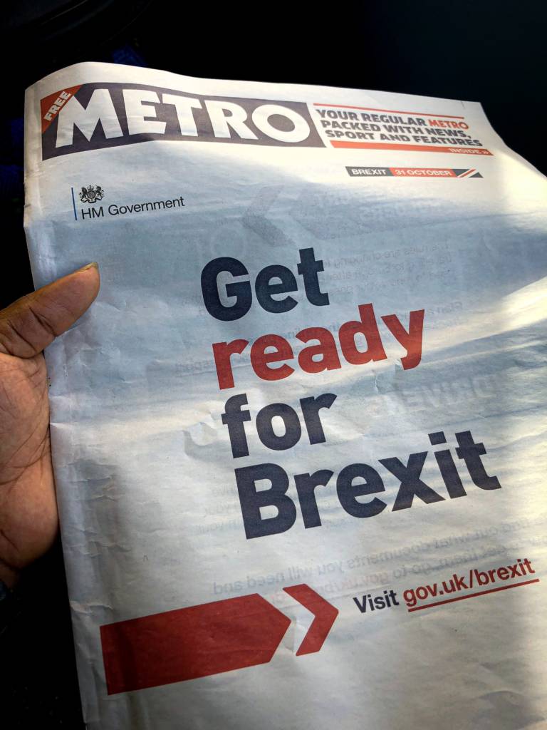 Page de couverture du journal metro au Royamue-Uni. Celui-ci titre à la une "Get ready for Brexit". (Soyez prêt.e.s pour le Brexit). Des changements sont à prévoir dont la fin du "Free Sky" avec l'UE